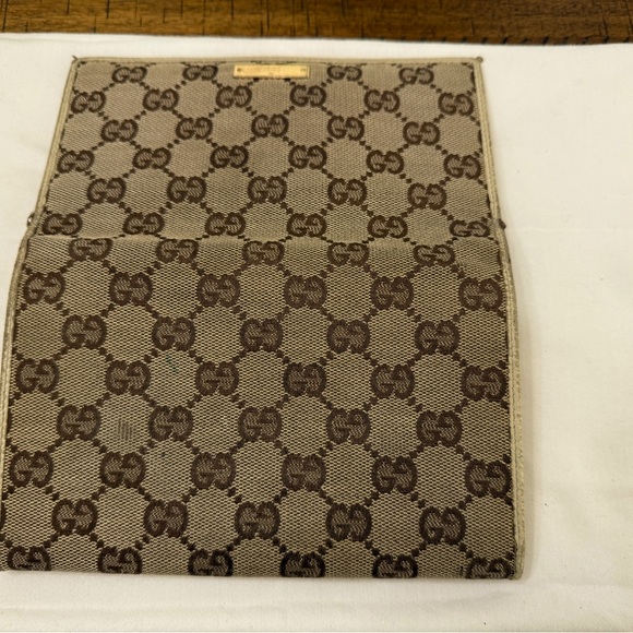 Gucci Bifold Wallet 7” X 4” - Picture 2 of 10